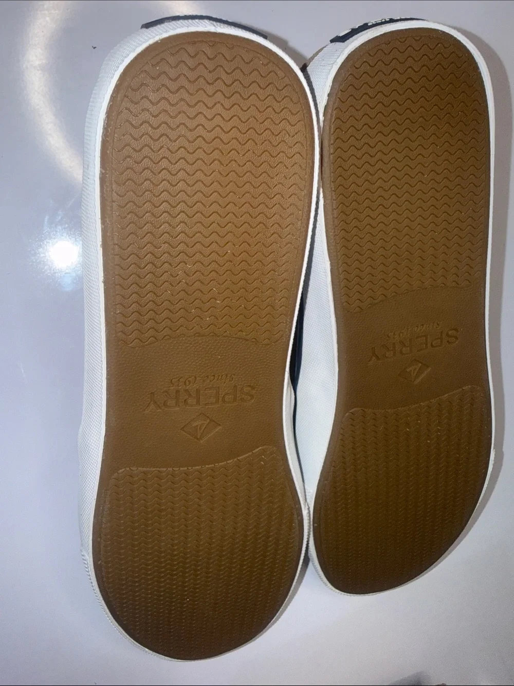 Sperry Men’s Tan Suede Slip-On Boat Shoes with Navy Insoles Size 11M UK/GB 10M